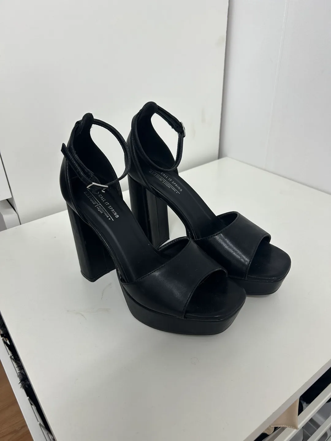 Heels and sandals thumbnail