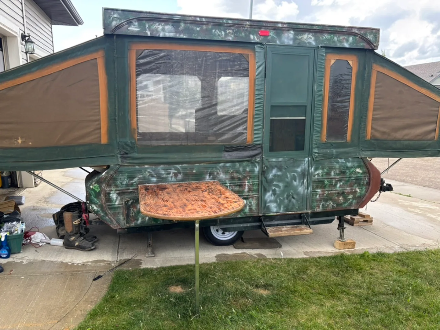 Pop-up Camper image indicator(10)