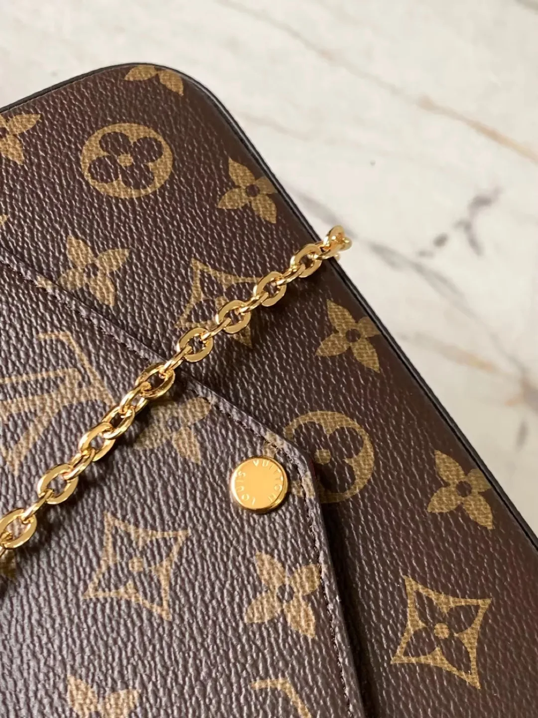 Louis Vuitton chain bag thumbnail