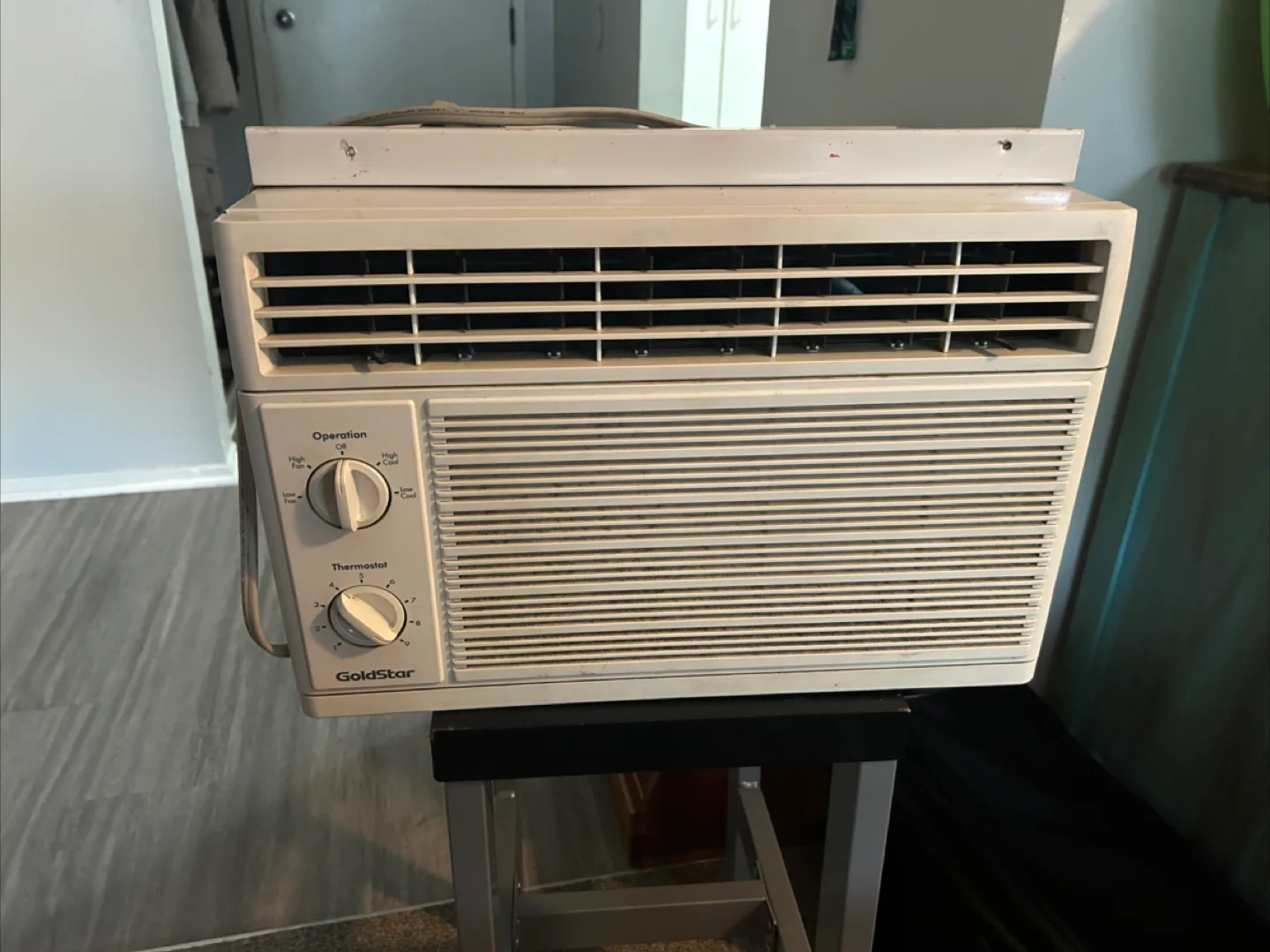 GoldStar R-Window Air Conditioner thumbnail
