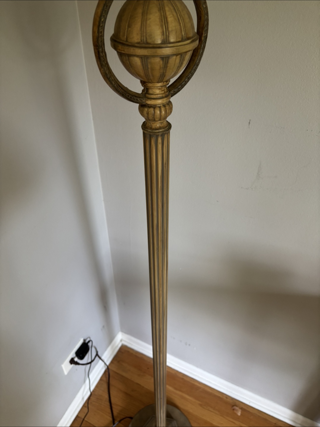 Vintage-Style Gold Floor Lamp - photo 3