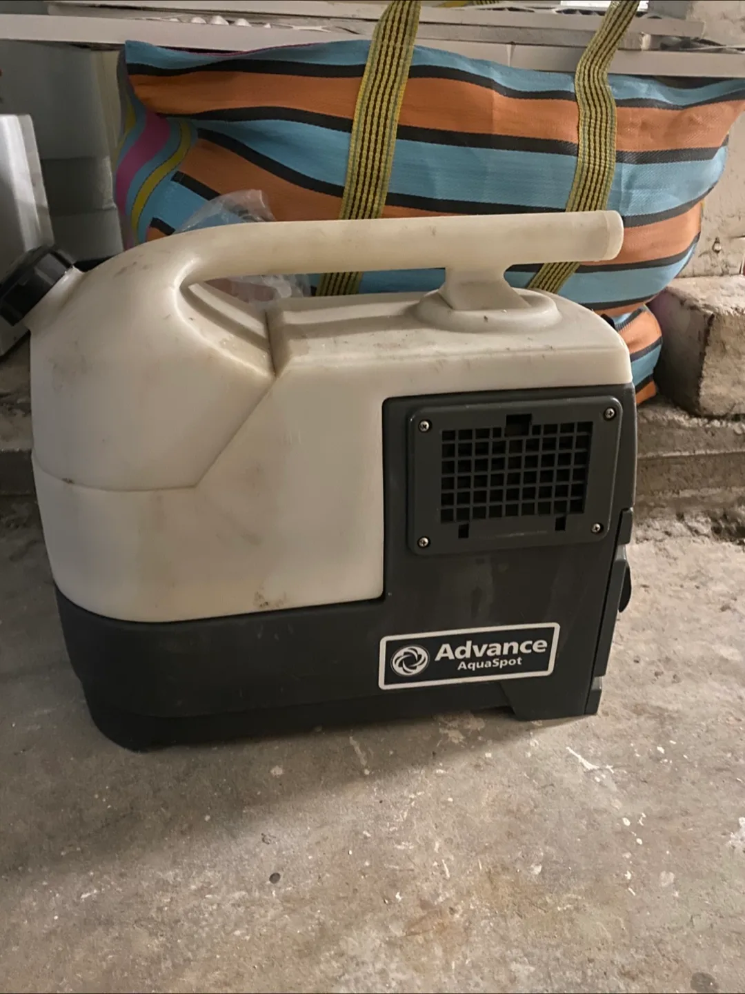 Advance Aquaspot Carpet Cleaner thumbnail