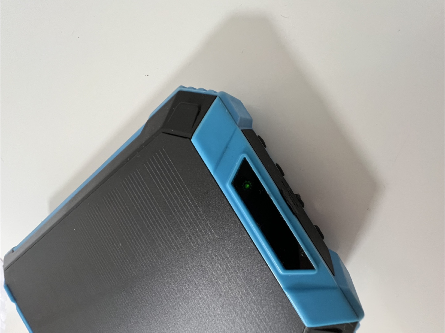 Solar Power Bank with Wireless Charging - photo 4