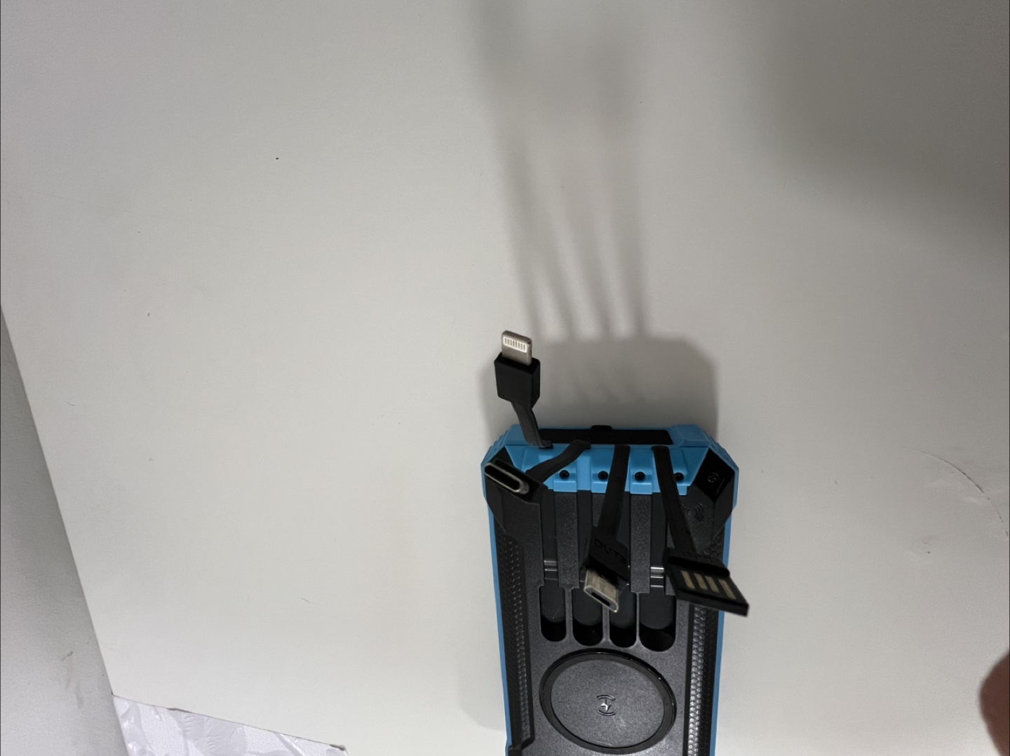 Solar Power Bank with Wireless Charging - photo 2