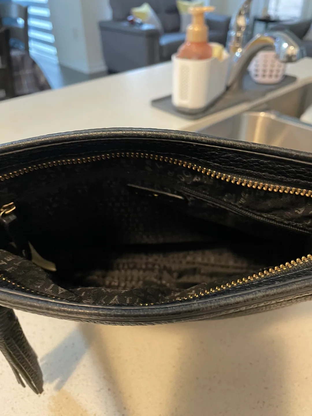 Kate Spade crossbody bag image indicator(3)