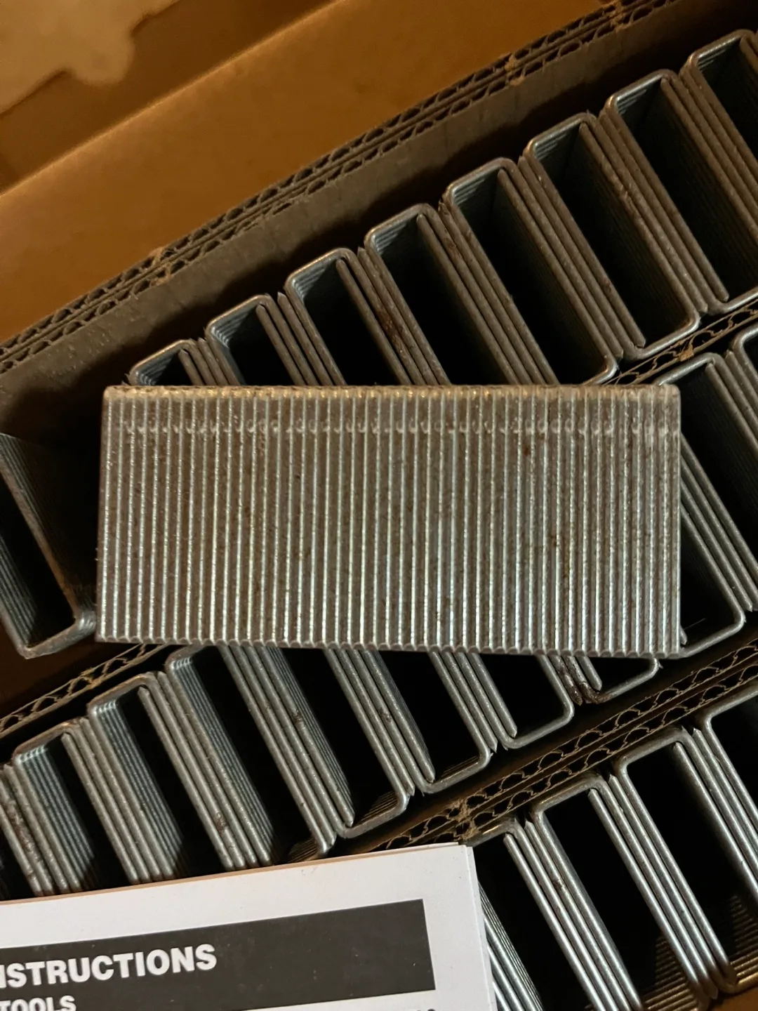 BOSTITCH 1-1/2" Flooring Staples image indicator(3)