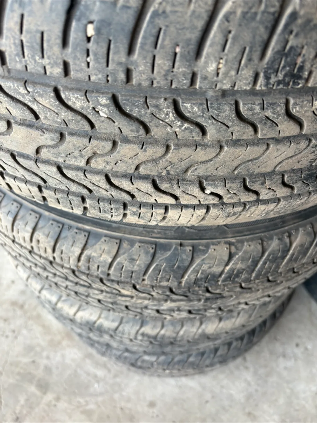 Set of 4 All Season 195 65 r15 Tires rims call 780 884 7800 image indicator(3)