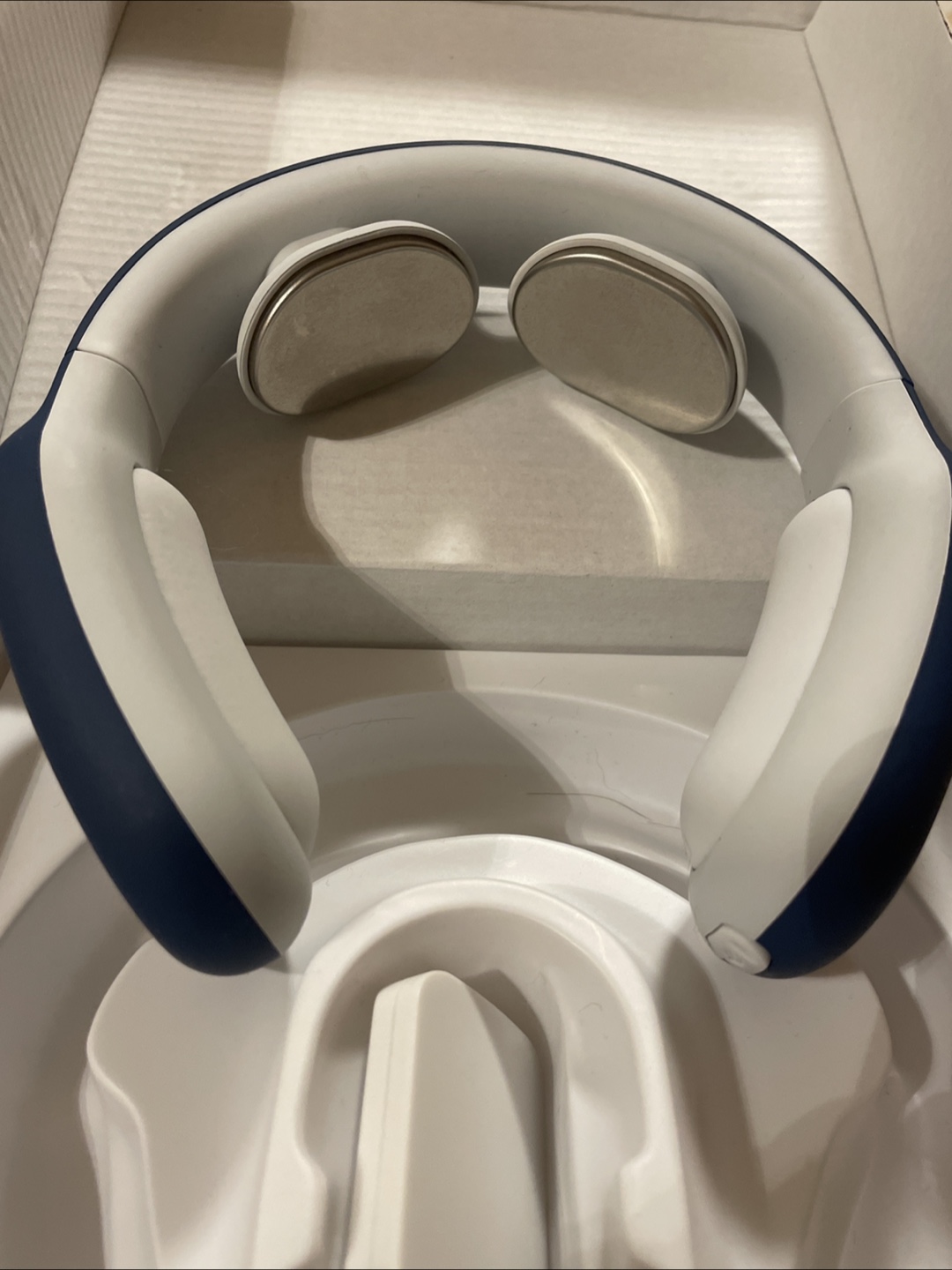 Intelligent Neck Massager - Blue & White - photo 4