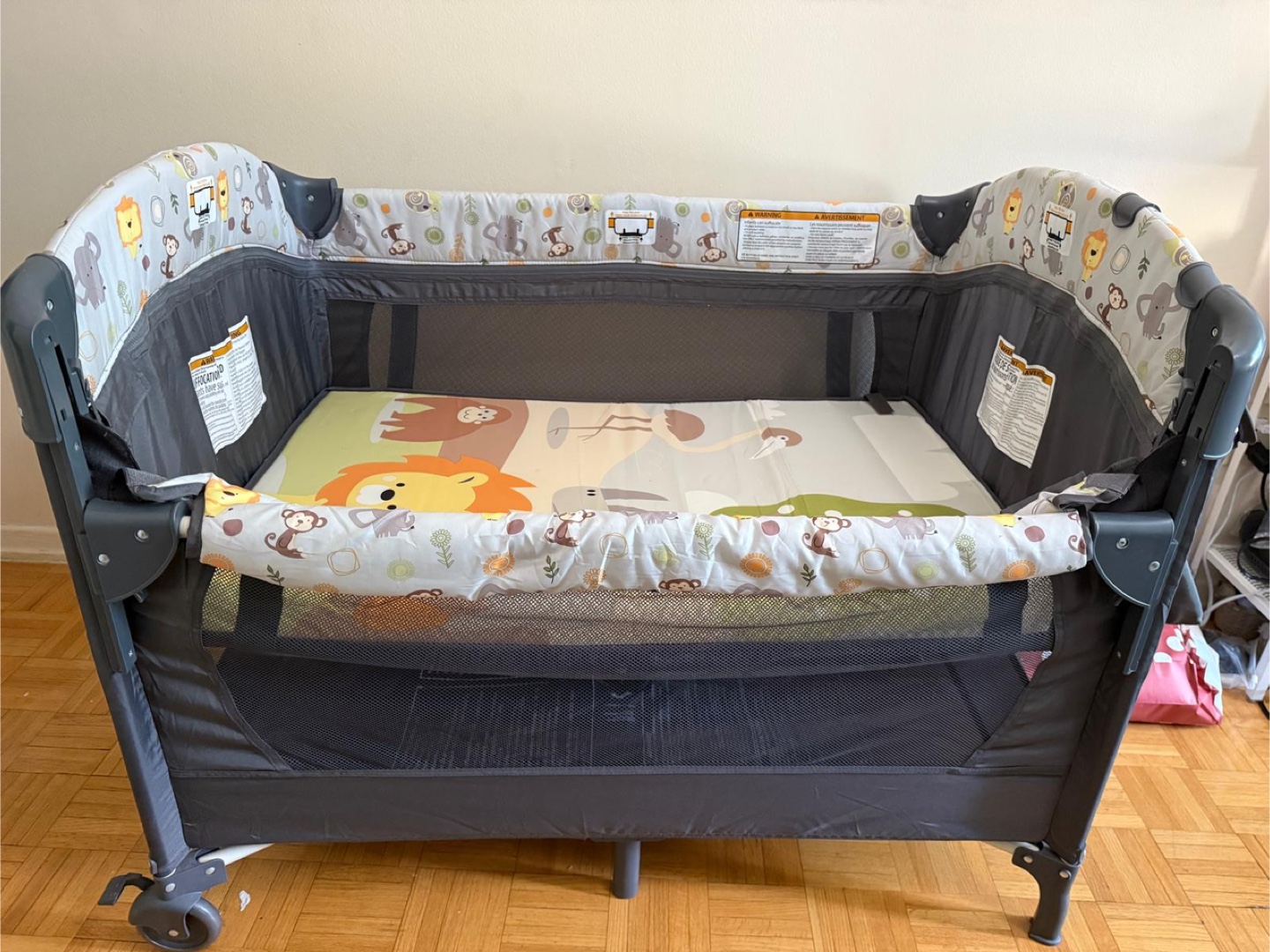 Baby Trend Lil Snooze Deluxe II Nursery Center