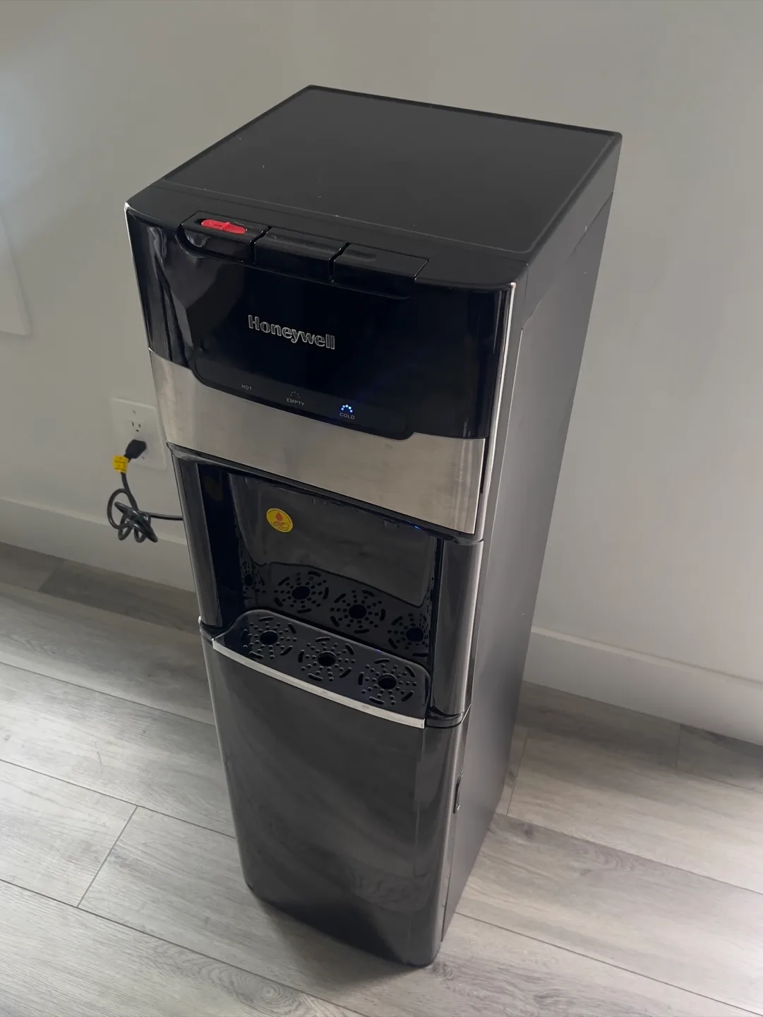 Honeywell Water Dispenser thumbnail
