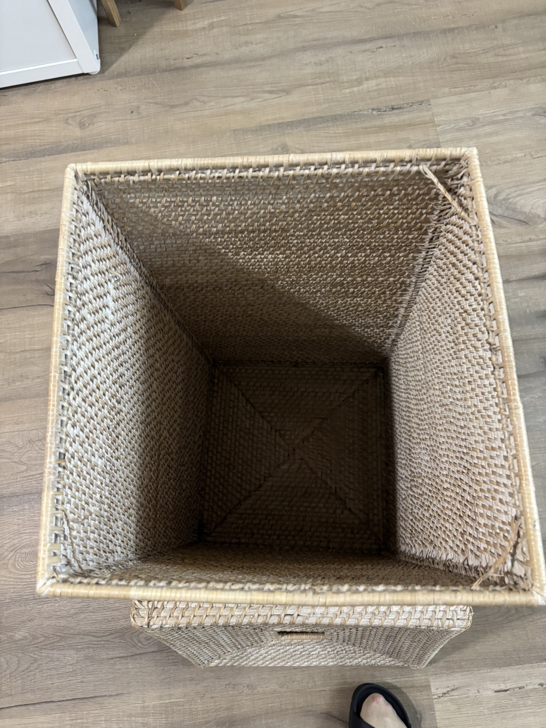 Straw Woven Raffia Weave Hamper with Lid, pretty big - photo 2