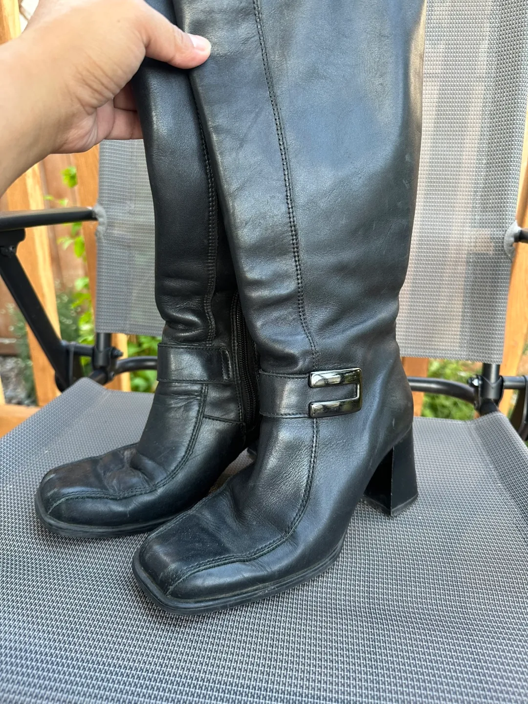 Black Leather Knee-High Boots Size 7 image indicator(2)