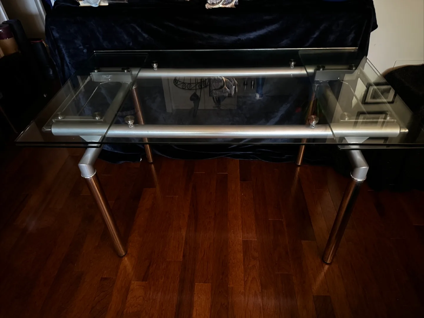 Glass Top Table, Extendable image indicator(6)