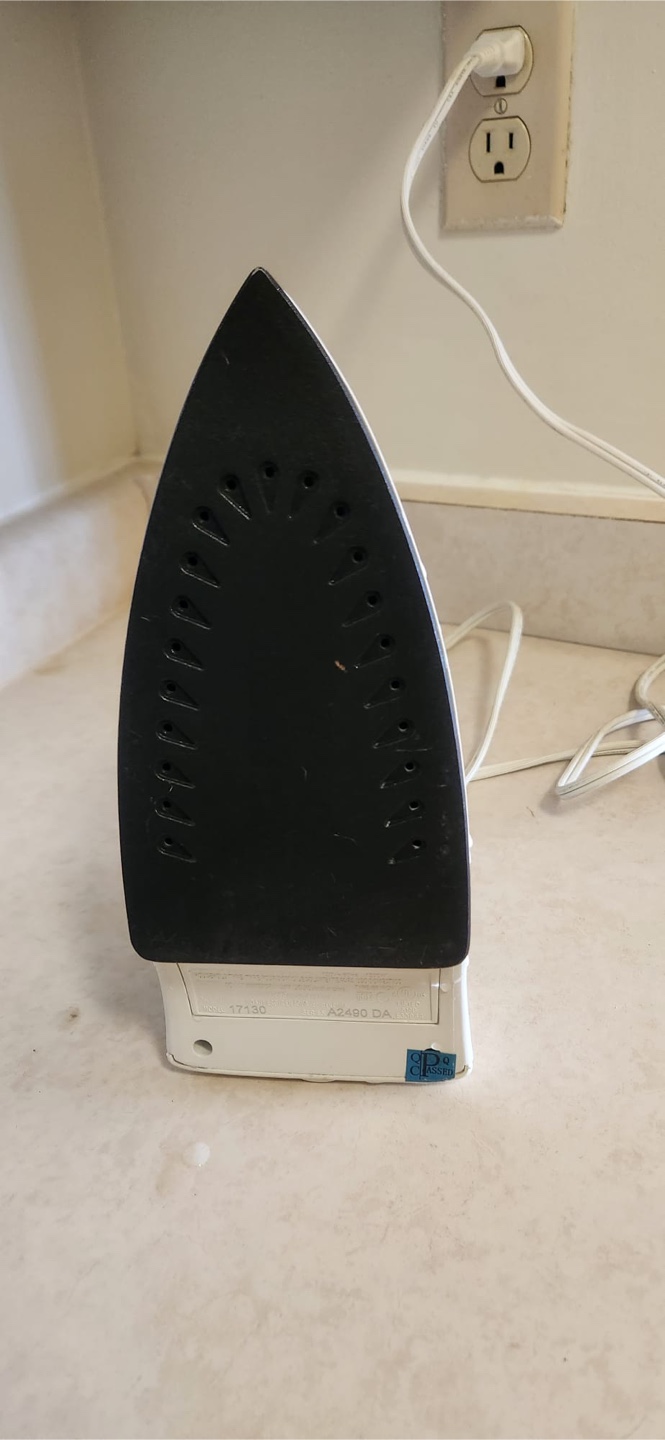 Proctor Silex Iron - Great Condition! - photo 3