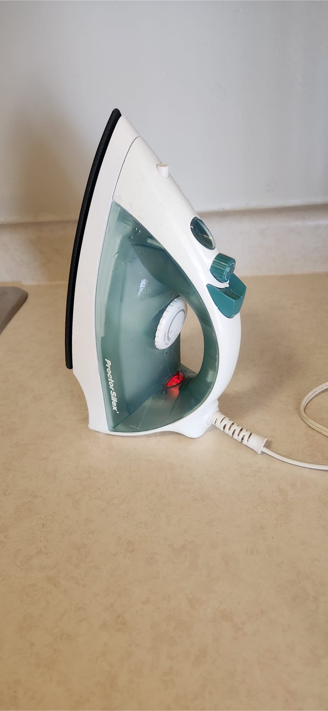 Proctor Silex Iron - Great Condition! - photo 2