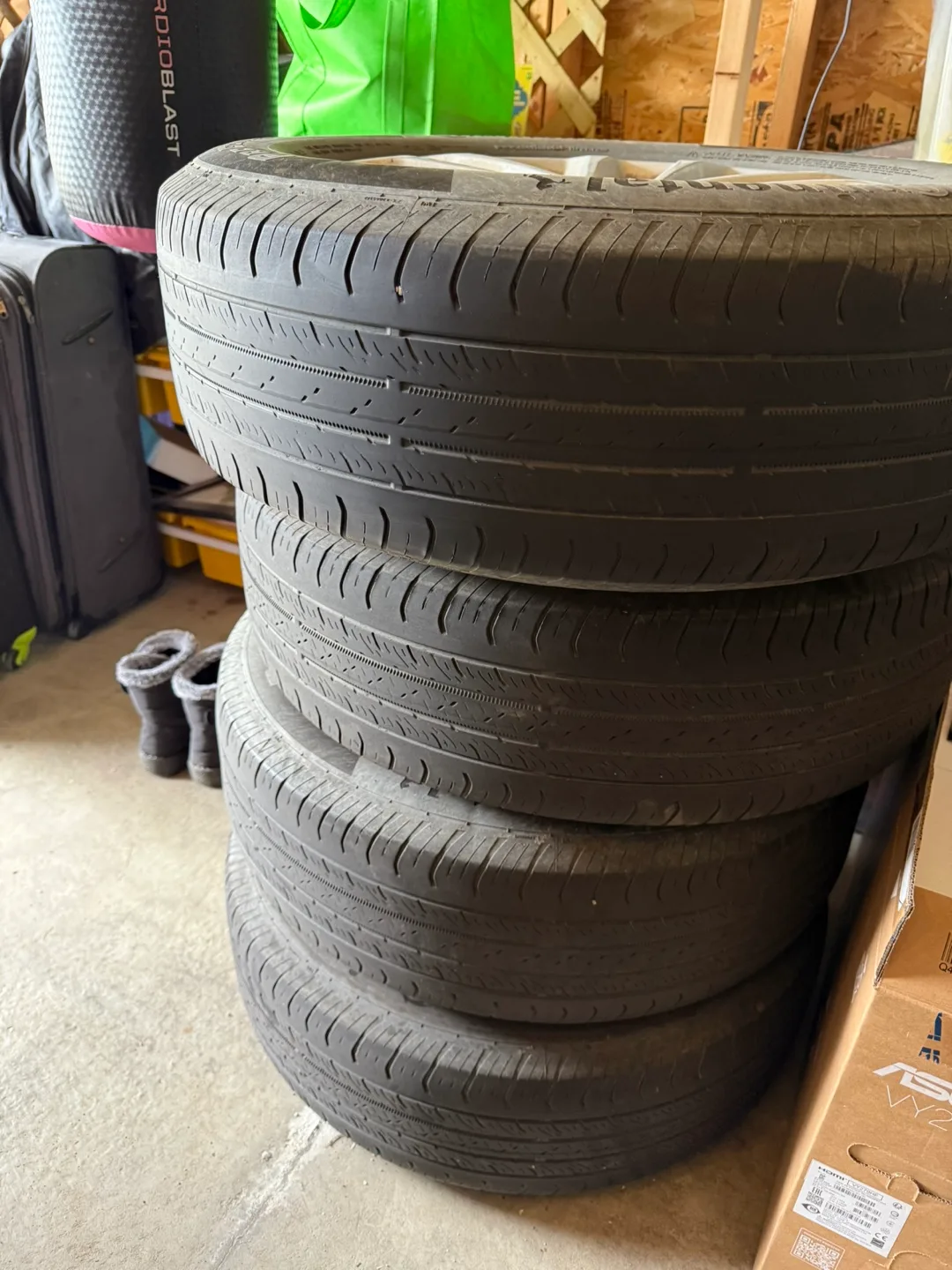 Rim and Tires Continental ProContact TX 225/65R17 Tire Set thumbnail