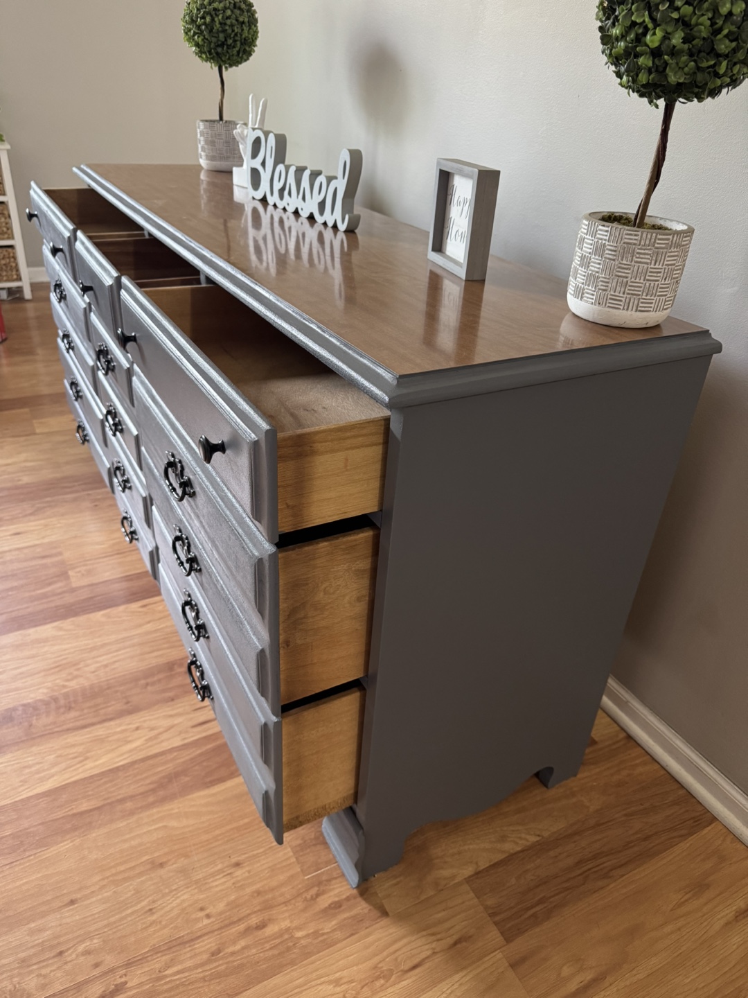 ✨🩶🤎Beautiful solid wood dresser🤎🩶✨ - photo 4