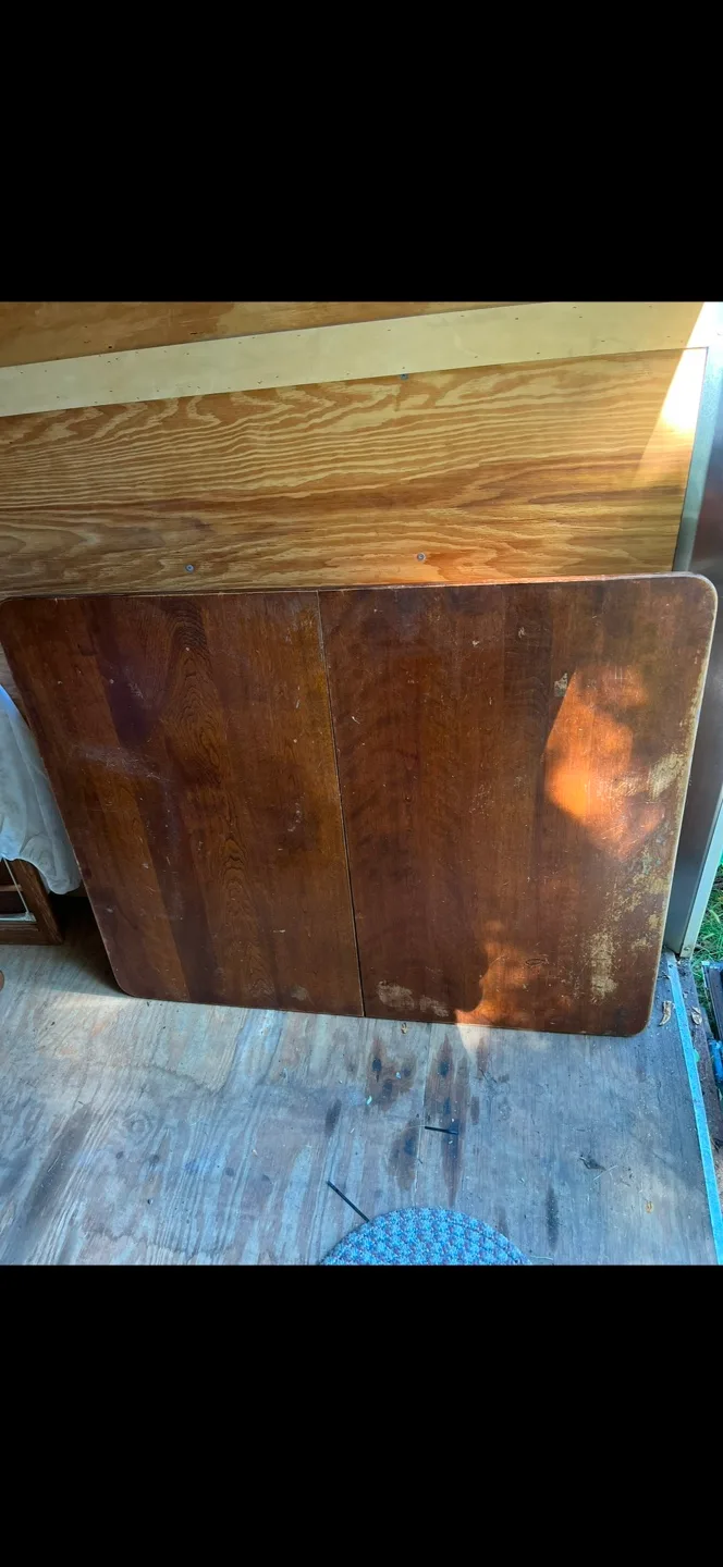 Wooden Hutch with Glass Cabinets image indicator(4)