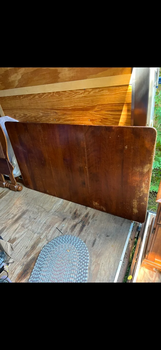 Wooden Hutch with Glass Cabinets image indicator(7)