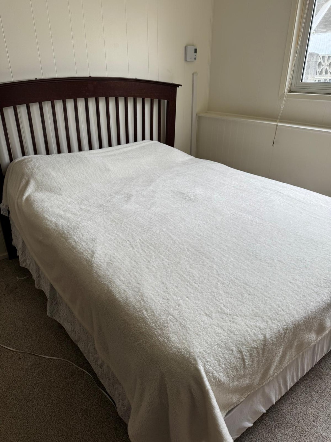 Queen Bed Set – Mattress, Box Spring & Metal Frame