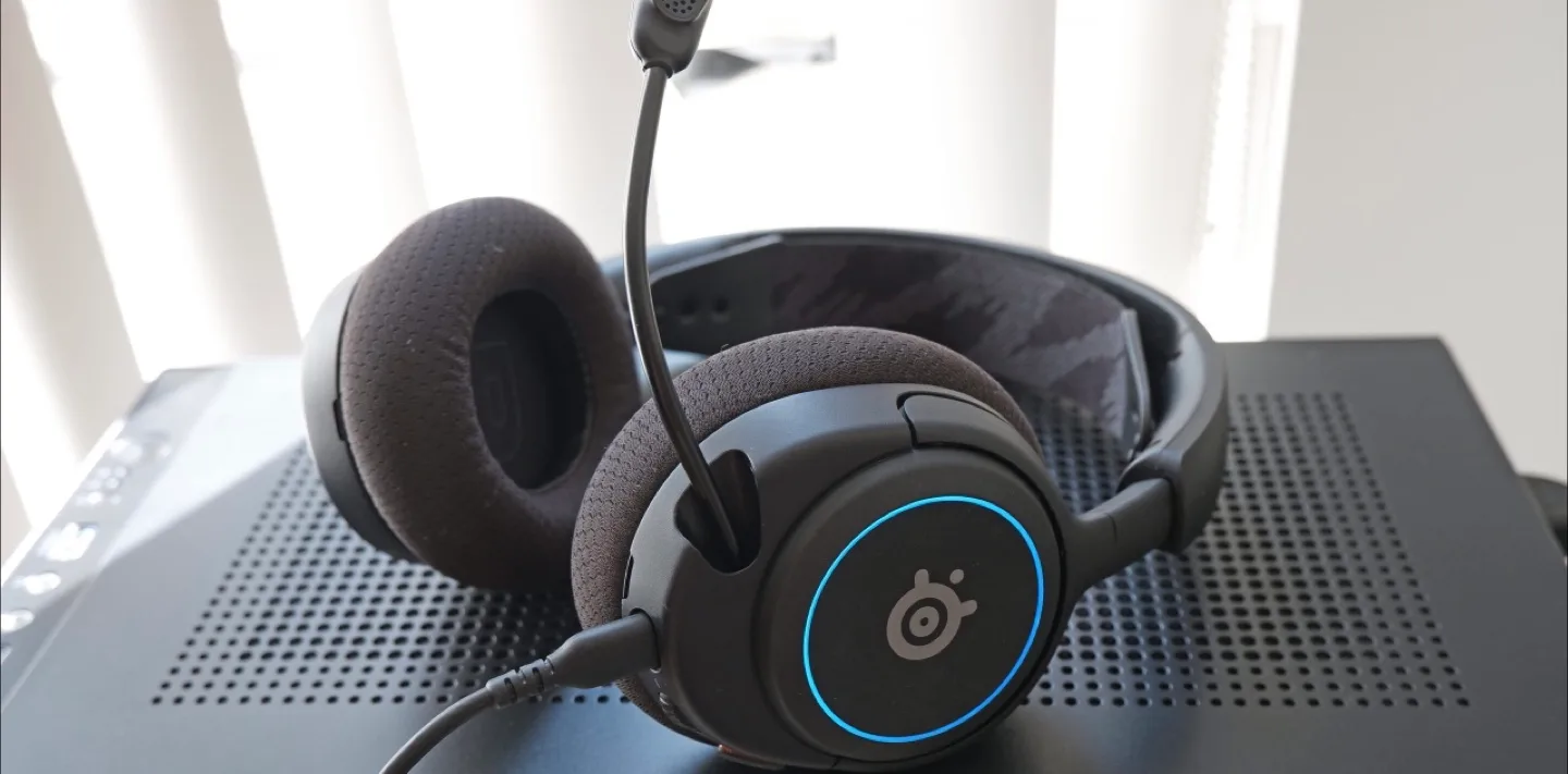 SteelSeries Arctis Nova 3 – Originally $140 – complete in box thumbnail