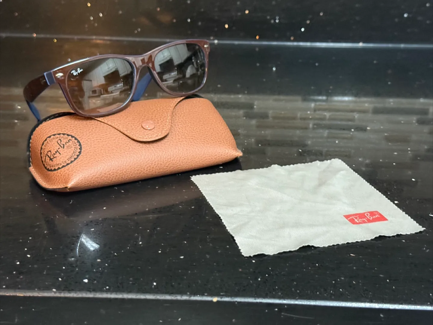 Ray-Ban New Wayfarer RB2132 Sunglasses image indicator(8)
