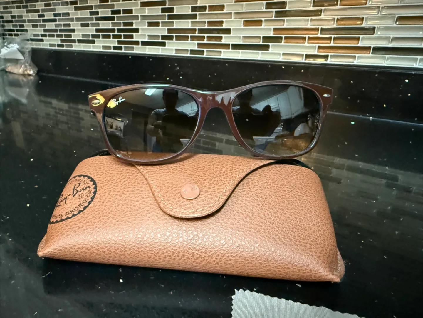 Ray-Ban New Wayfarer RB2132 Sunglasses image indicator(7)