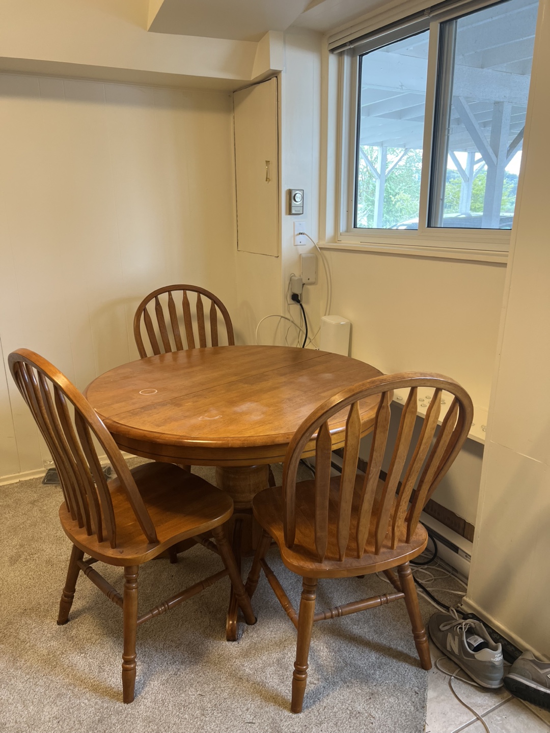 Round Wooden Dining Table with Chairs
