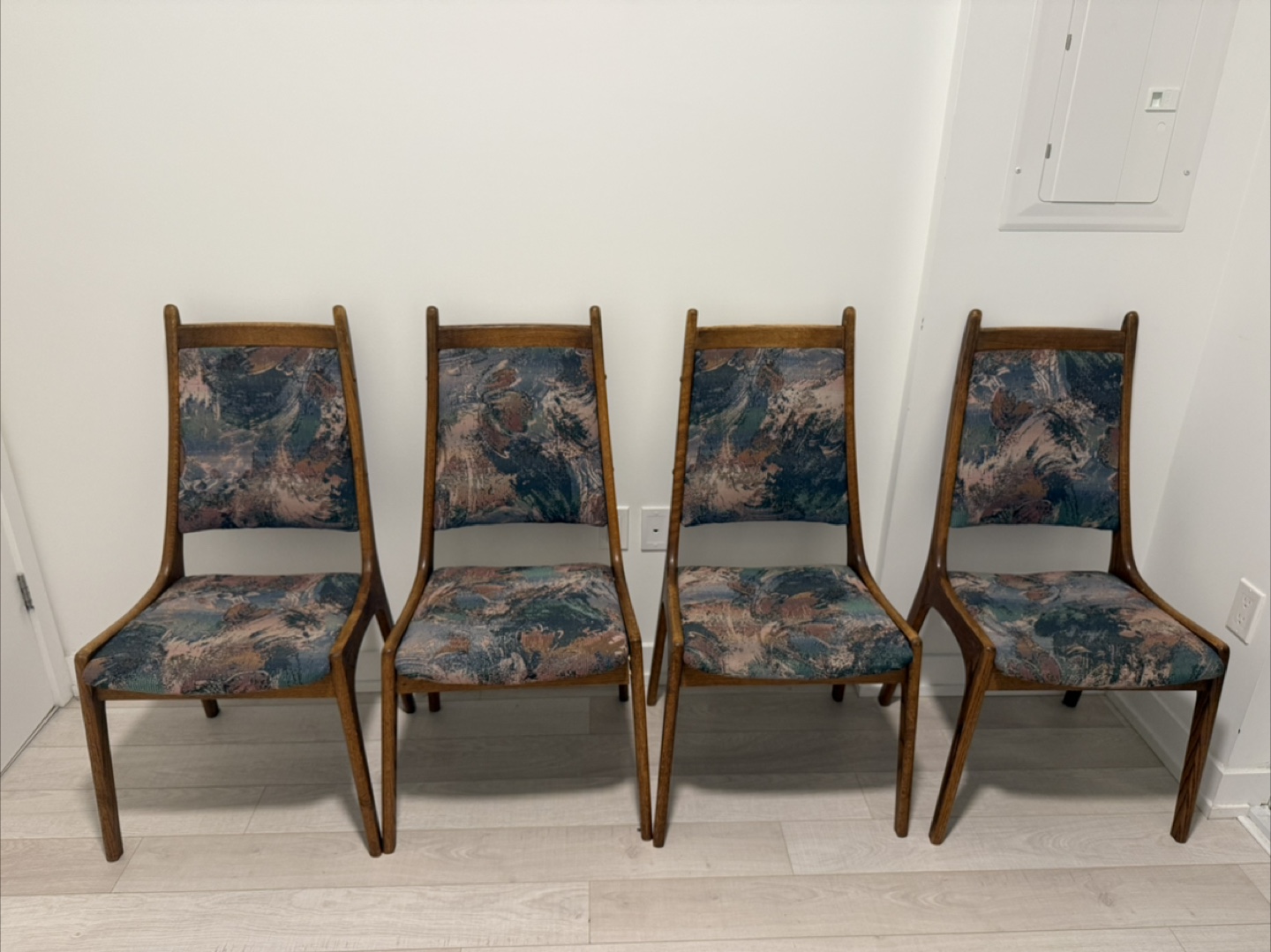 Set of 4 Dining Chairs