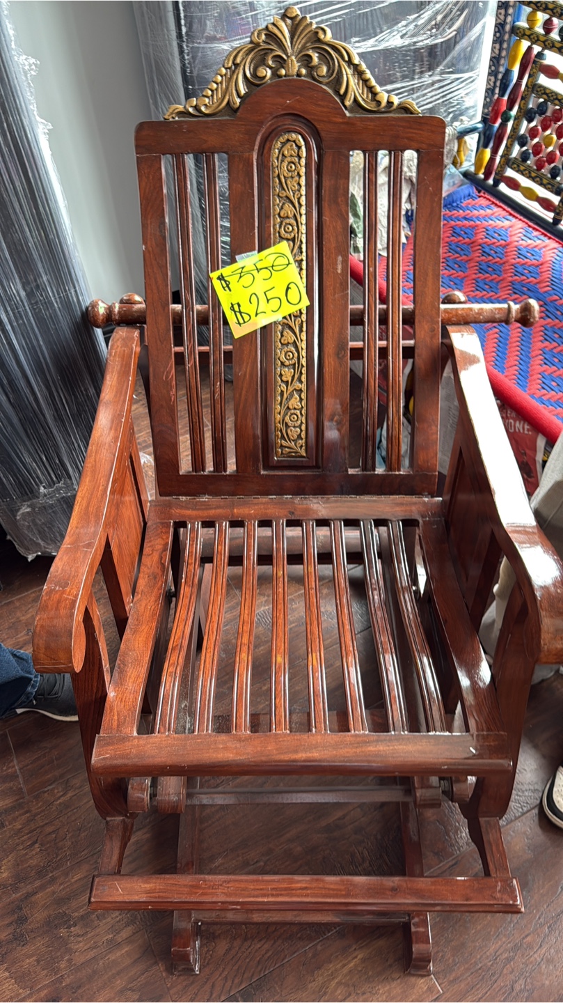 Wooden Rocking Chair - photo 2