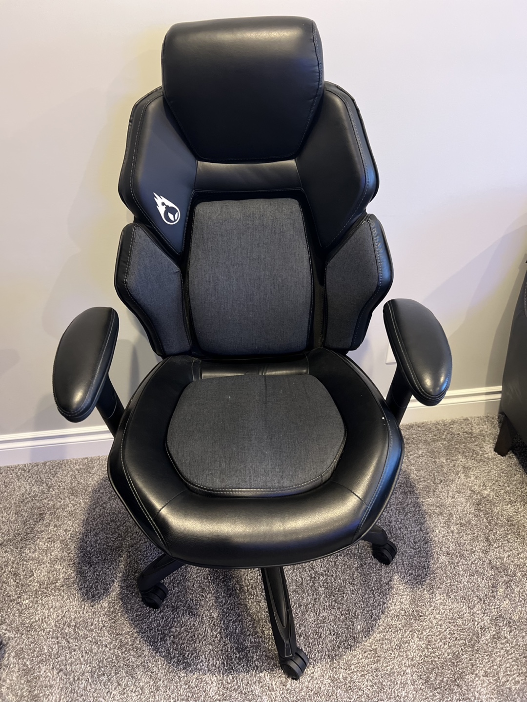 Costco Meteor Gaming Chair - Black & Grey