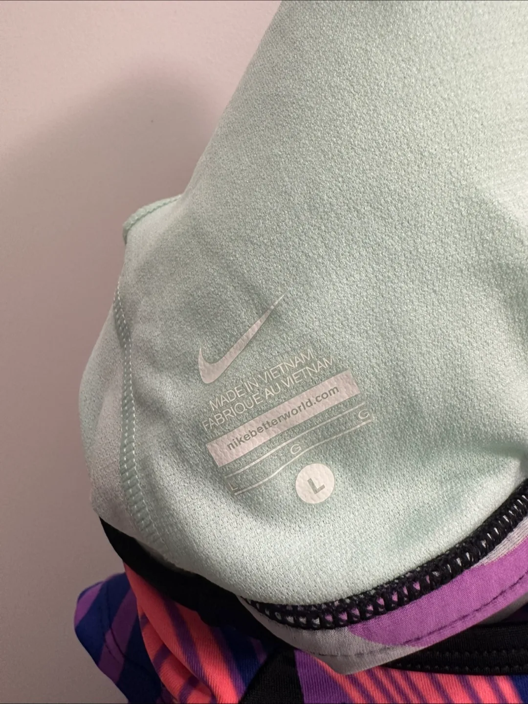 *Like new* Nike swim top - Ladies image indicator(3)