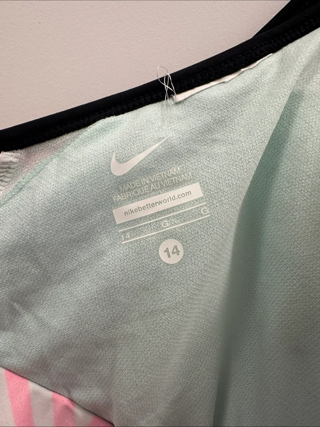 *Like new* Nike Swim Top- Ladies image indicator(3)