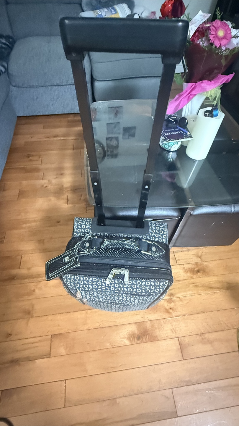Guess Rolling Suitcase - photo 5