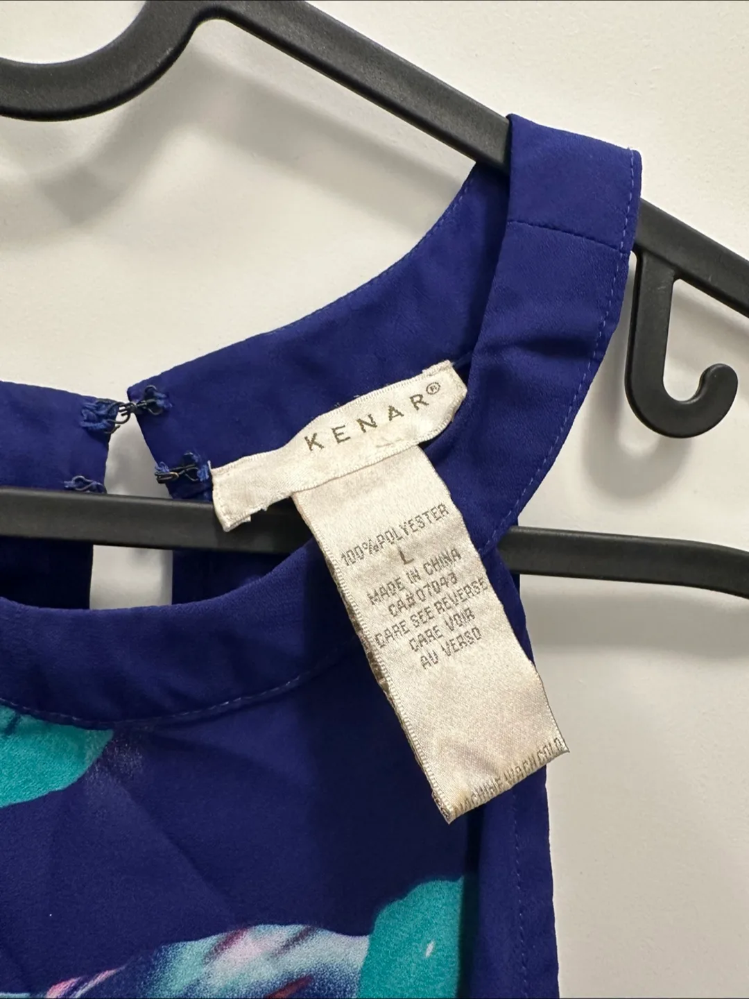 Ladies Blue Floral Sleeveless Top image indicator(2)