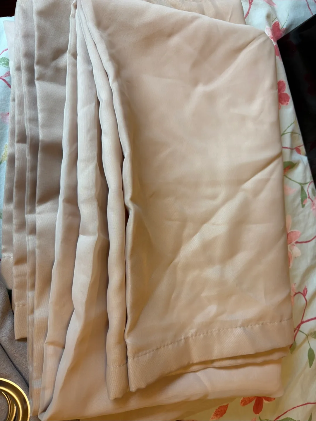 Assorted Window Curtains - Neutral Tones image indicator(4)