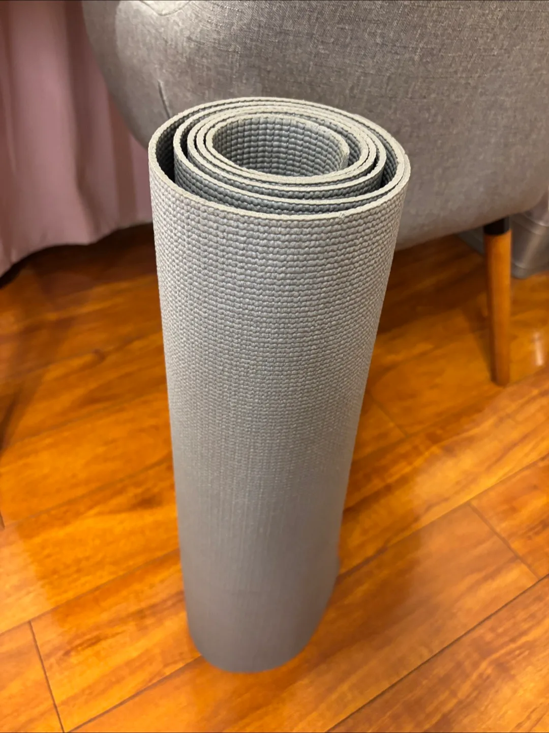 Simple Gray Yoga Mat #freecycle thumbnail