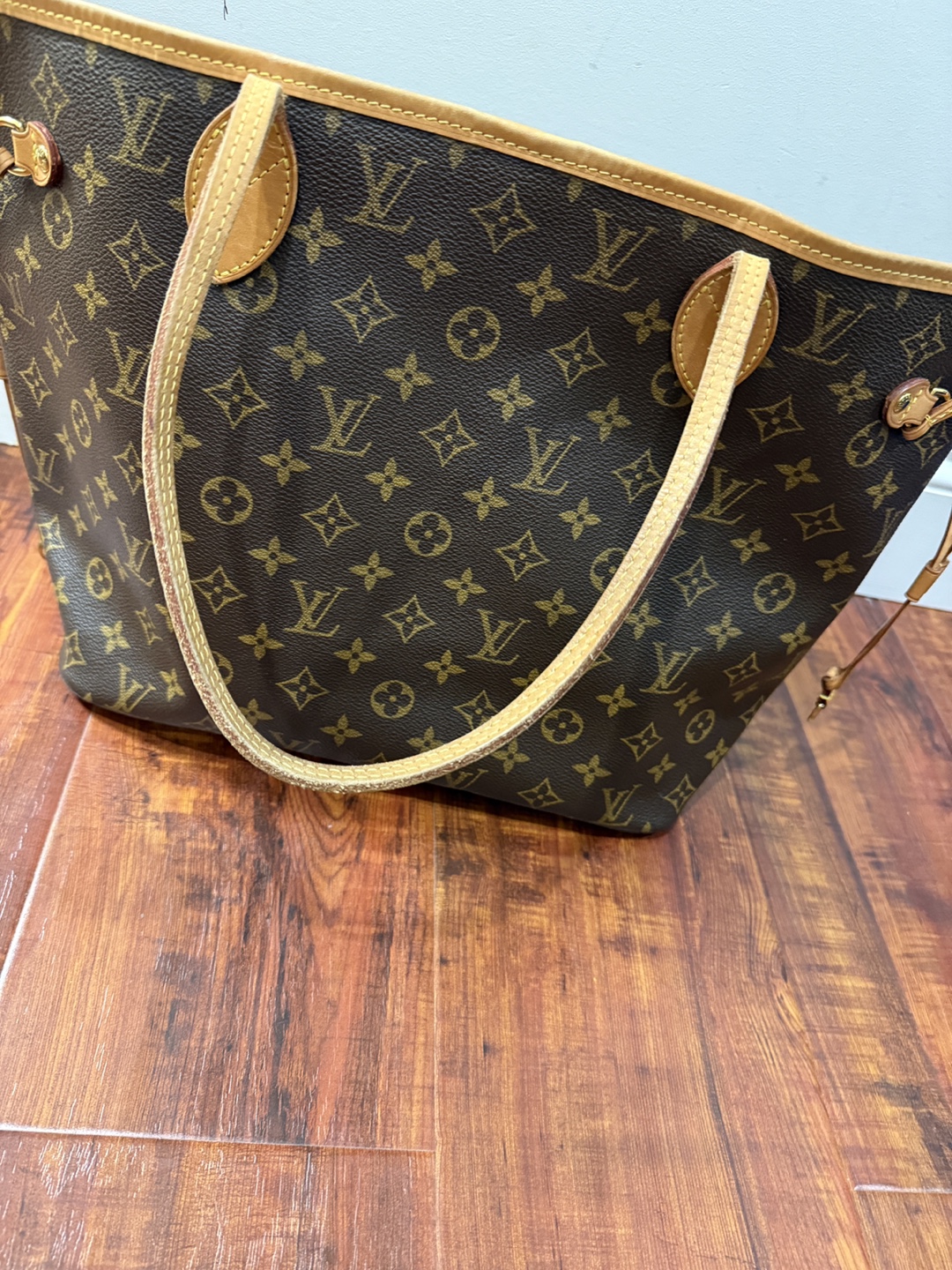Louis Vuitton Neverfull MM Tote Bag - photo 2