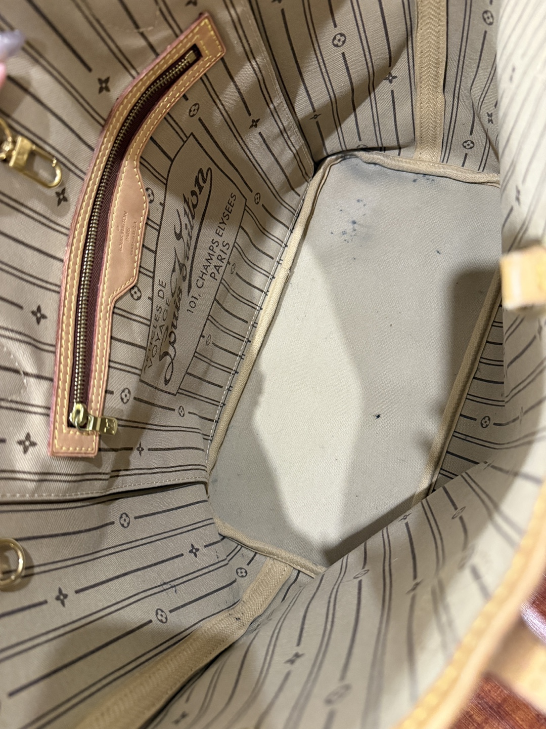 Louis Vuitton Neverfull MM Tote Bag - photo 4