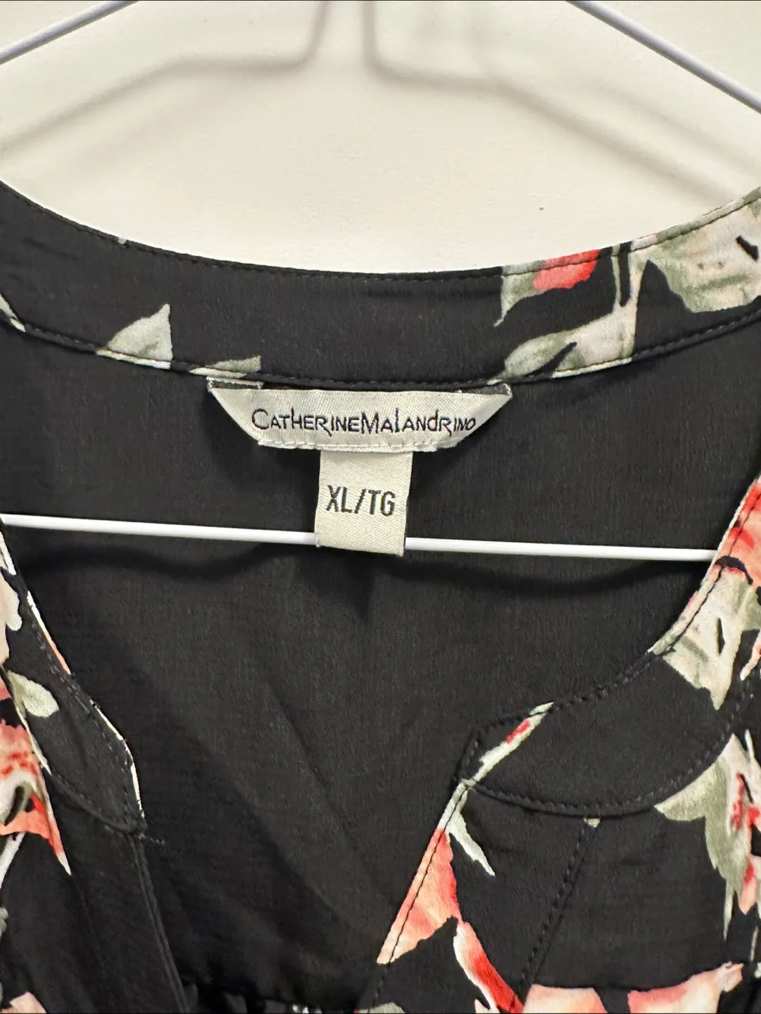 Ladies sleeveless Floral Dress image indicator(2)