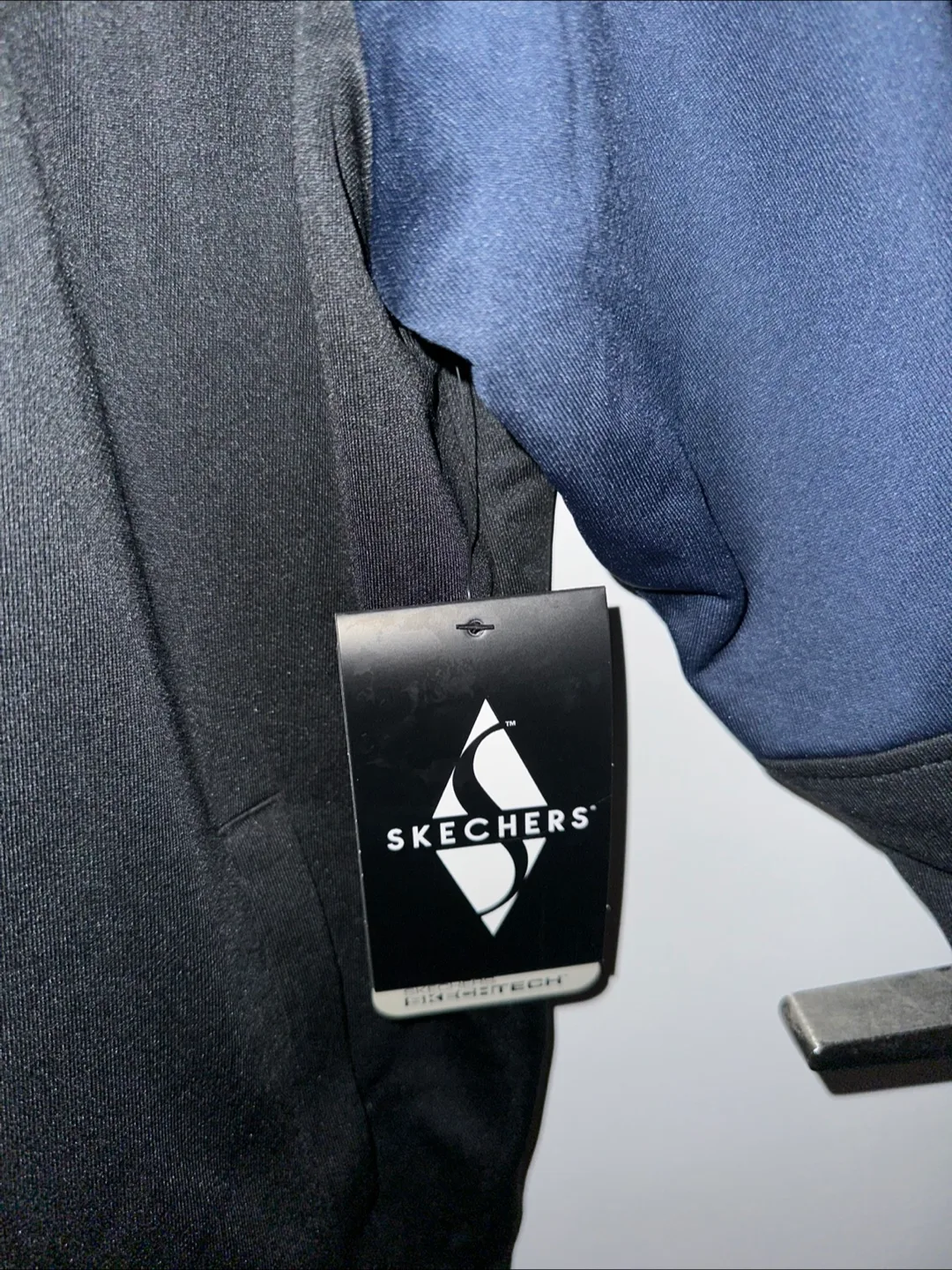 *Brand new, tags on!* Men’s Skechers athletic zip up jacket image indicator(3)