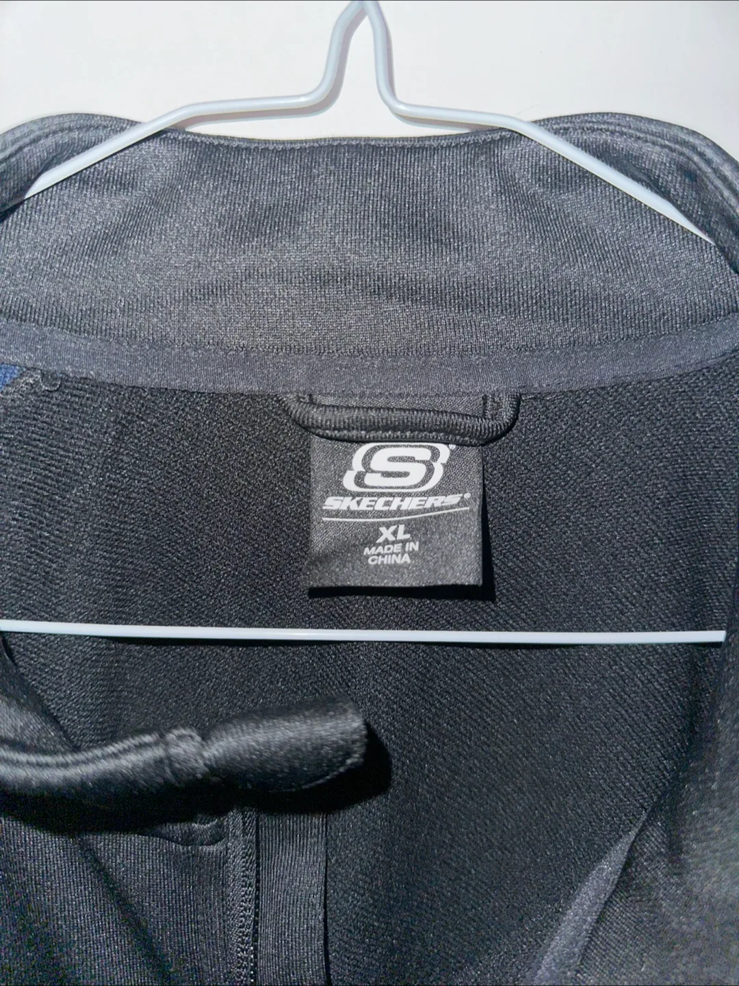 *Brand new, tags on!* Men’s Skechers athletic zip up jacket image indicator(2)