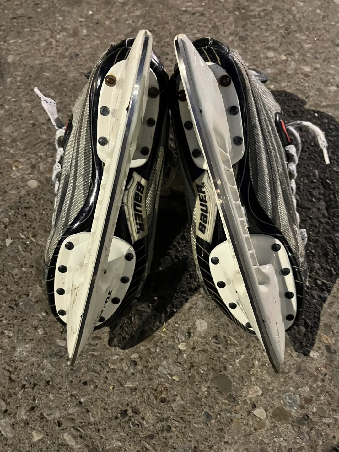 Size 9 Bauer Vapor XI Ice Hockey Skates image indicator(6)