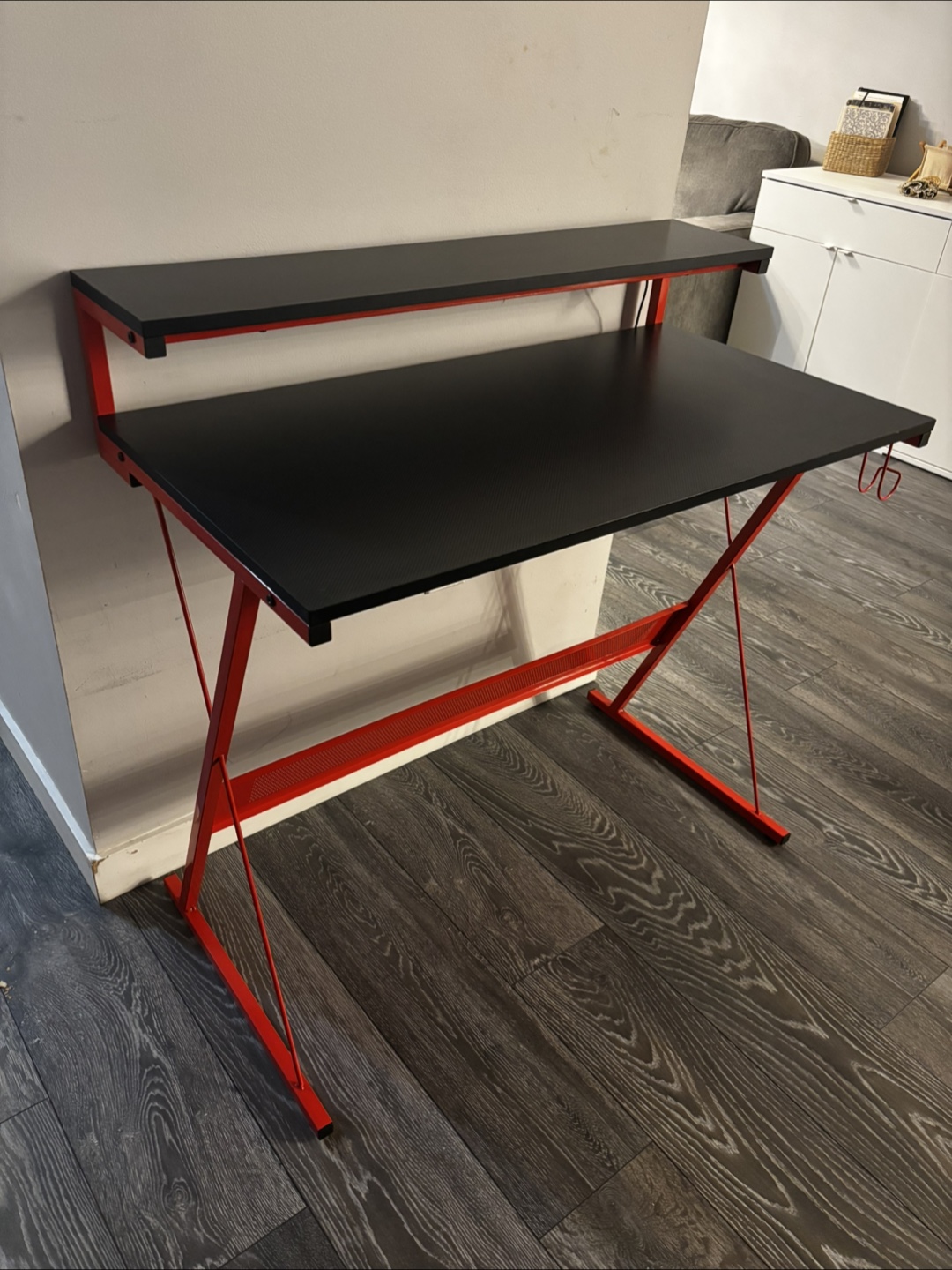 Excellent condition Gaming Desk in Red and Black