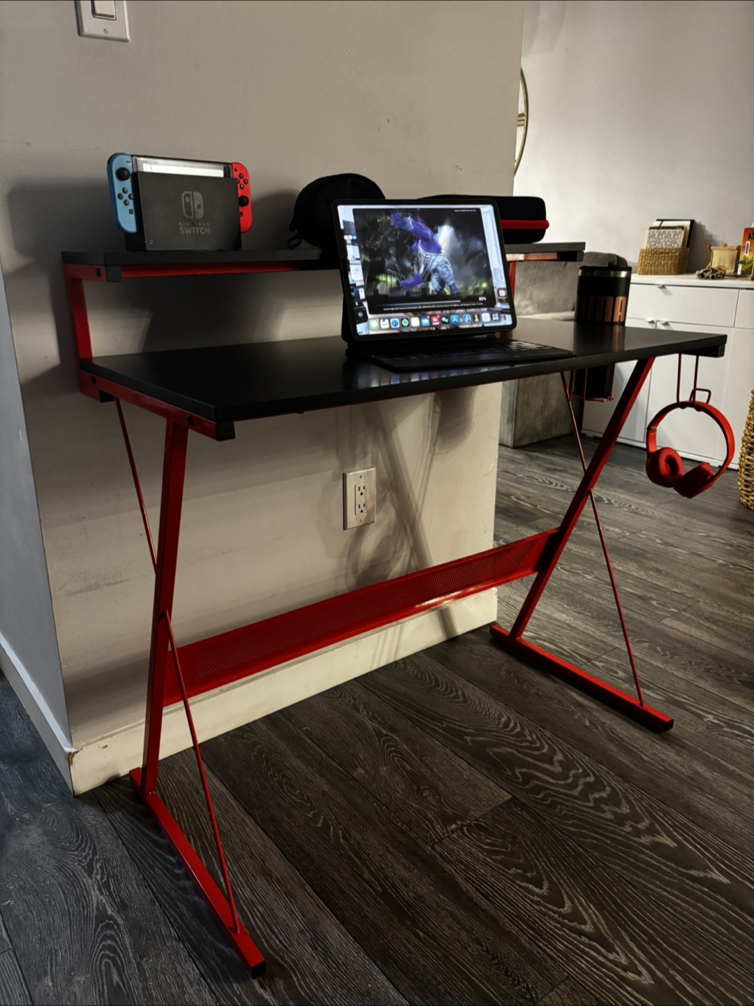 Excellent condition Gaming Desk in Red and Black - photo 3
