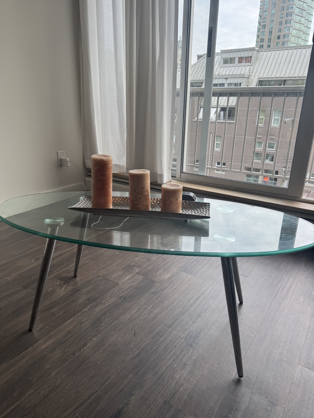 Glass Oval Coffee Table - 116cm x 54cm - photo 3