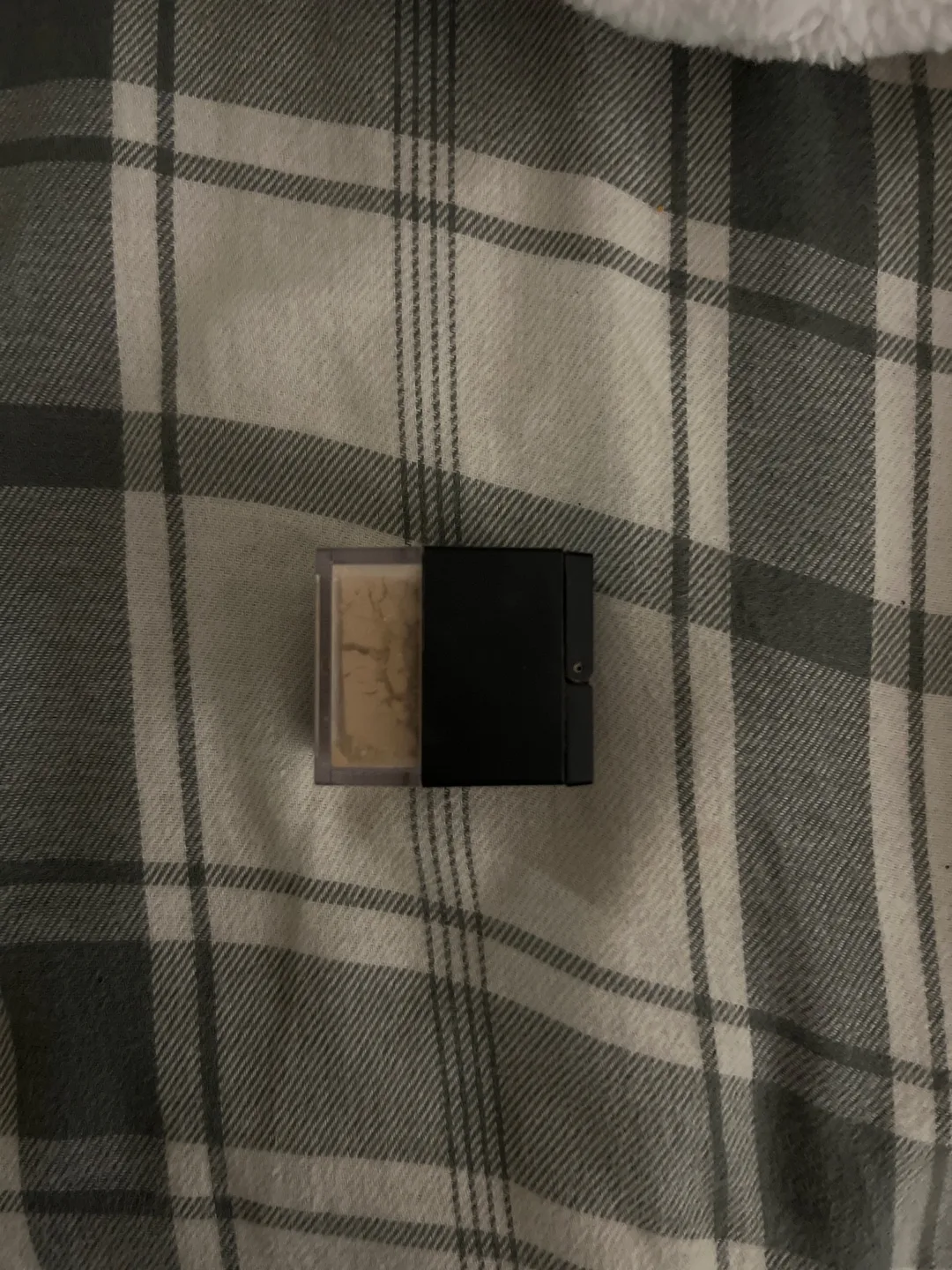 Huda Beauty Bake Loose Baking & Setting Powder image indicator(3)