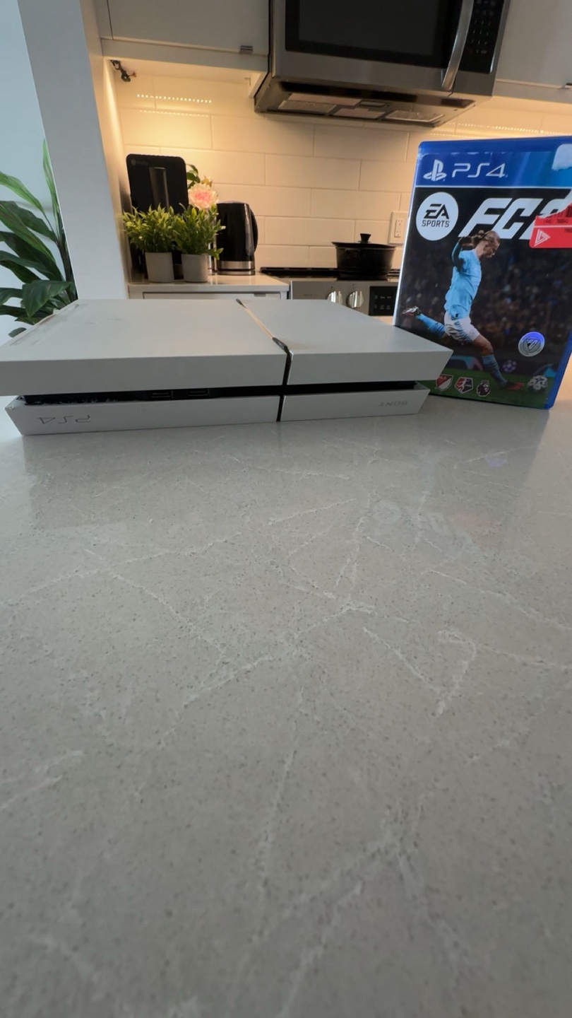 White Sony PlayStation 4 (PS4): 500GB + 2 Controllers + 5 Games - photo 3