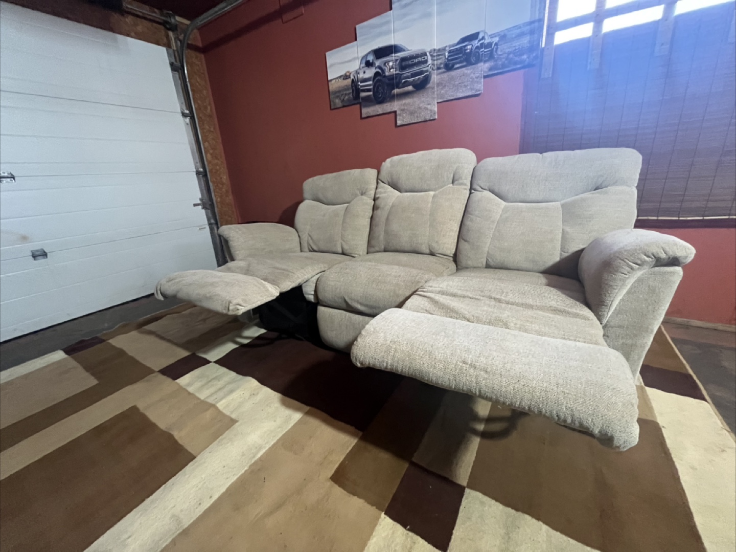 Light beige lazy boy recliner - photo 4