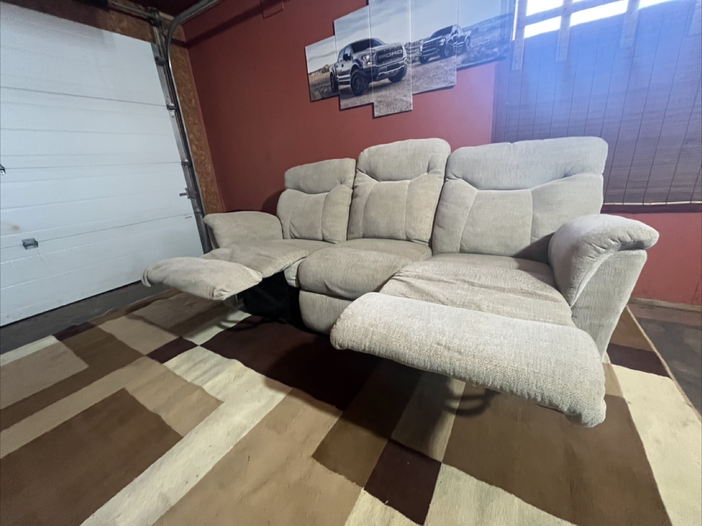 Light beige lazy boy recliner - photo 5